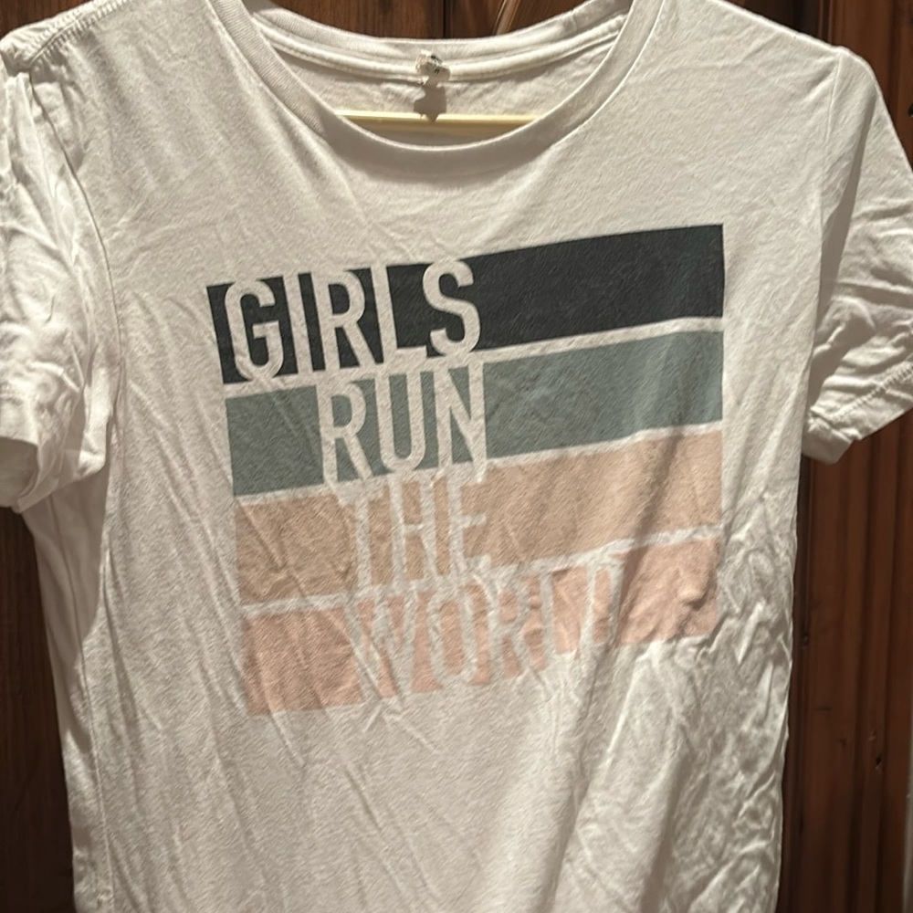 “Girls run the world” tee shirt